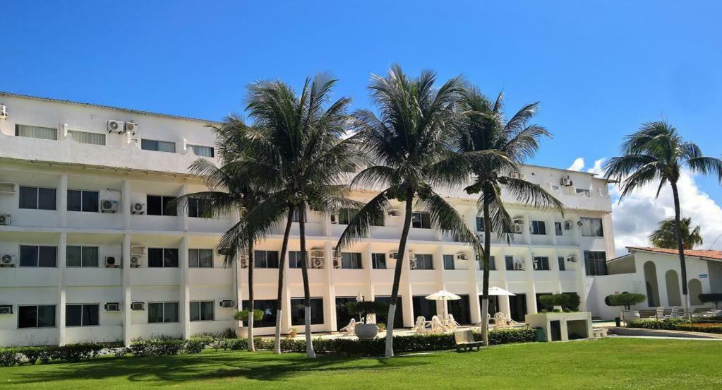 Apartamentos Beira Mar Marinas Tamandare プライア・ドス・カルネイロス エクステリア 写真